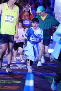 BIB: 4265, 4940, 3743
                            <button type="button" onclick="openModal(26261971)" class="btn btn-primary btn-sm float-right btn-popup" data-toggle="modal" data-target=".modal-high-quality">
                        <i class="fas fa-shopping-cart"></i> Add to Cart
                    </button>
                                            <button type="button" onclick="isThisMe(26261971, true)" class="btn btn-success btn-sm float-right btn-popup btn-isme hidden" data-toggle="tooltip" data-placement="bottom" title="นี่คือรูปของคุณใช่ไหม คลิกที่นี่เพื่อเอาเข้าอัลบั้ม">
                        <i class="fas fa-plus"></i> Add to album
                    </button>
                    <button type="button" onclick="isThisMe(26261971, false)" class="btn btn-warning btn-sm float-right btn-popup btn-isnotme hidden">
                        <i class="fas fa-ban"></i> Remove from album
                    </button>